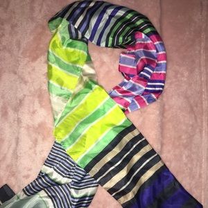 Multi-color echo scarf